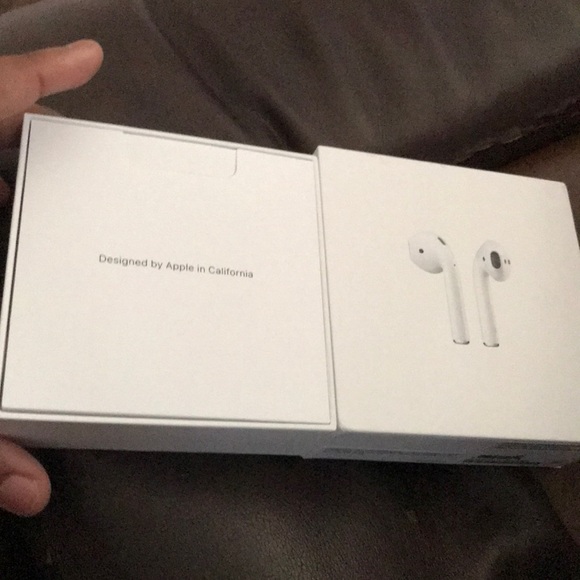 AirPods - Picture 2 of 2
